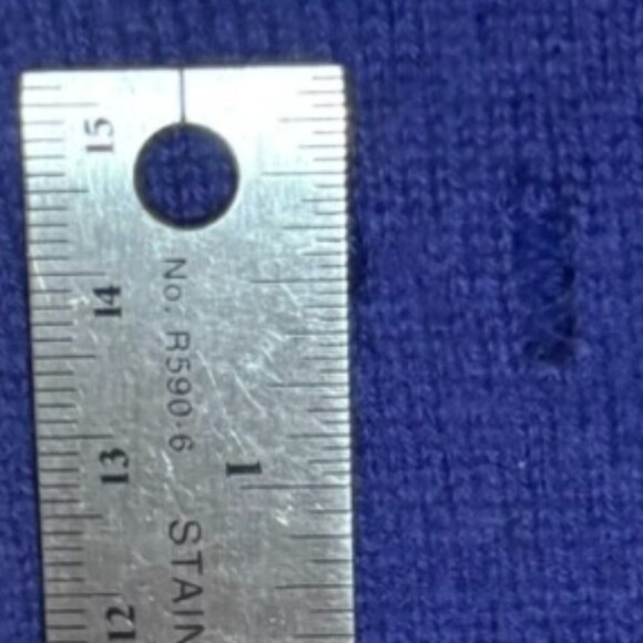 Old Navy Cashmere-like Short Sleeve Sweater - Picture 4 of 8